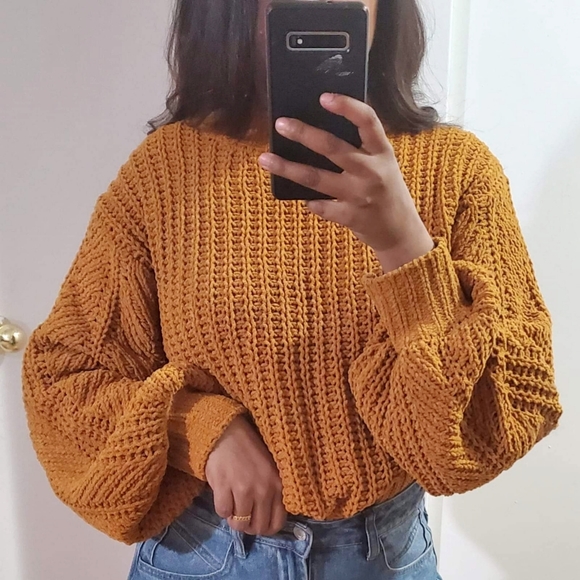 Beautiful sleeve loose knit oversized sweater - Picture 2 of 5